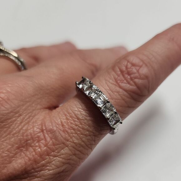 Sterling Silver 925 Ring with Clear Glass Stones Size 8 - Picture 1 of 6